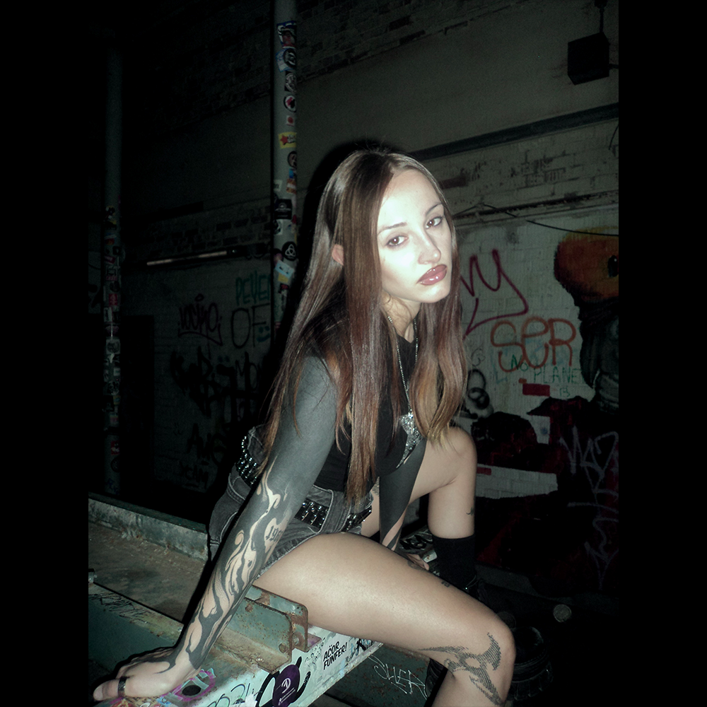 VIXLATIXN invites cassandrah