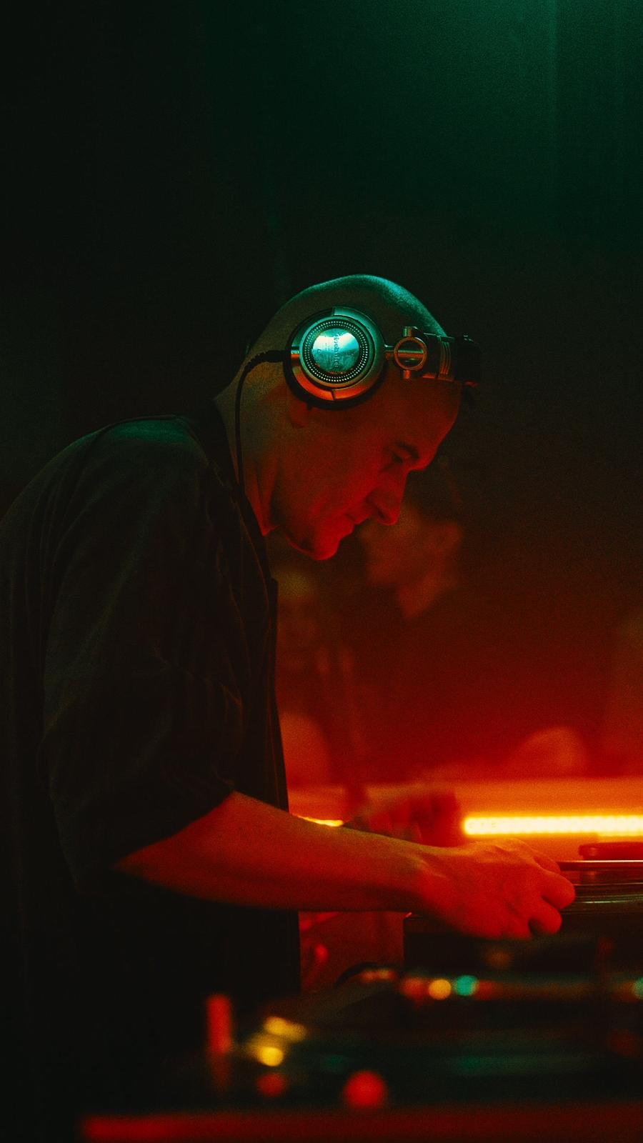 Simon Scott at Pull Up to the Bumper Shipley