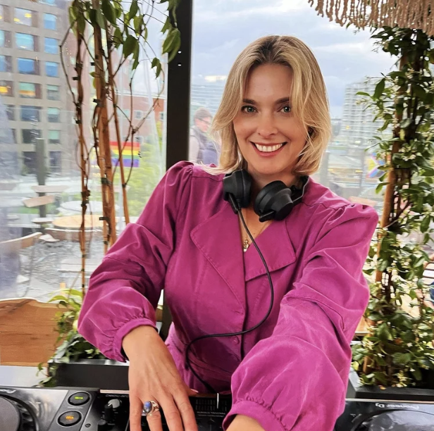 Friday Night DJ