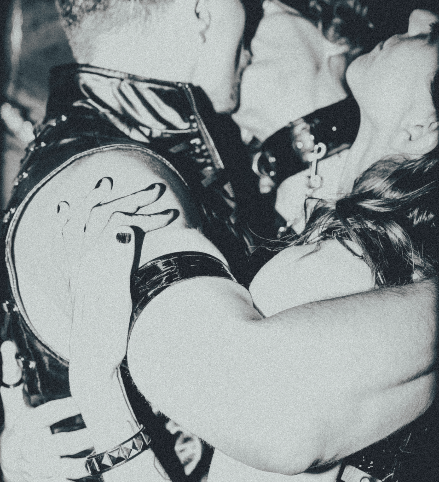 Veil' Amor: NIGHT AT BIKE