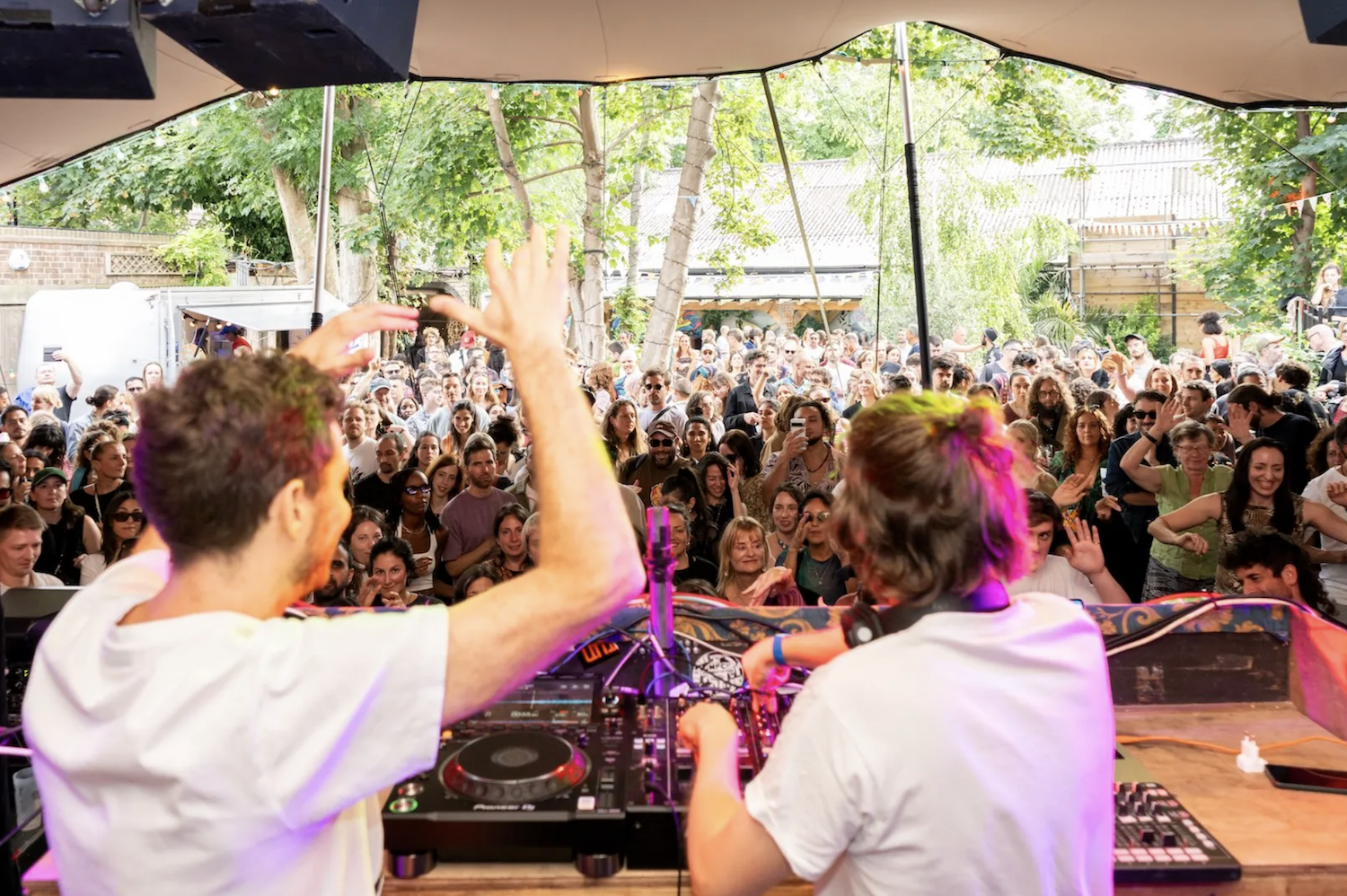 Chancha Via Circuito x El Búho - Daytime Garden Party at The Fox and Firkin
