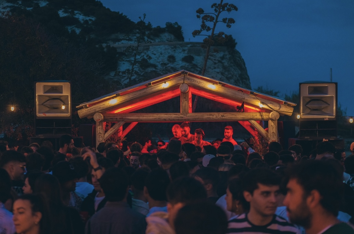 OPEN AIR BEACH PARTY