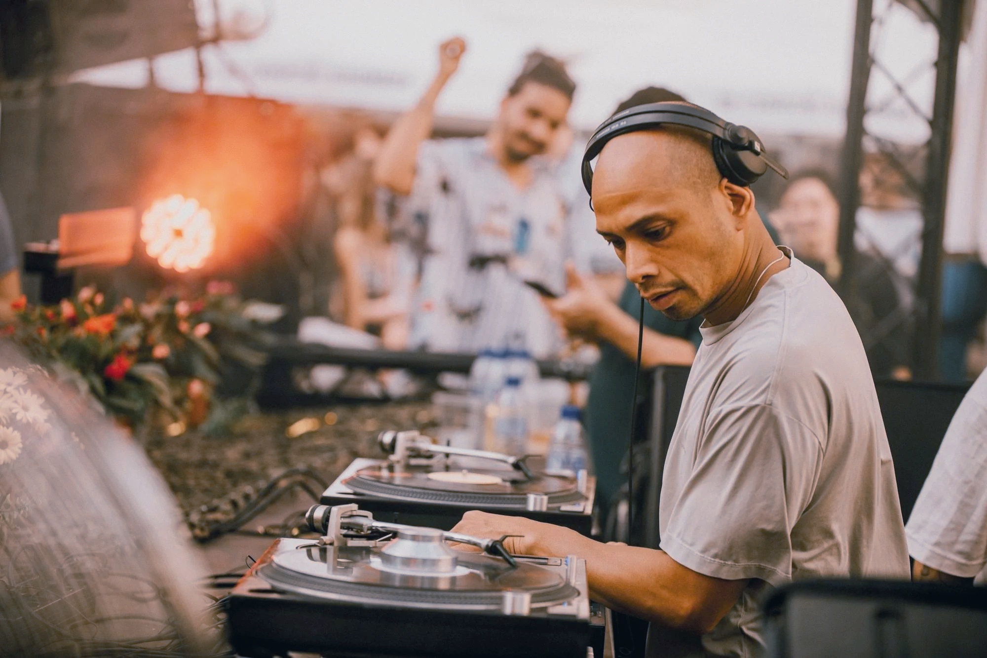 Mr. Ho · アーティストプロフィール